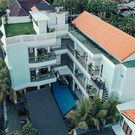 Coco & Pineapple Pants Hostel Canggu  Exterior photo