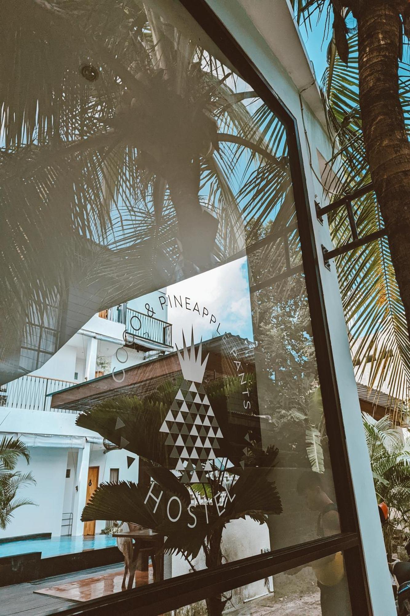 Coco & Pineapple Pants Hostel Canggu  Exterior photo