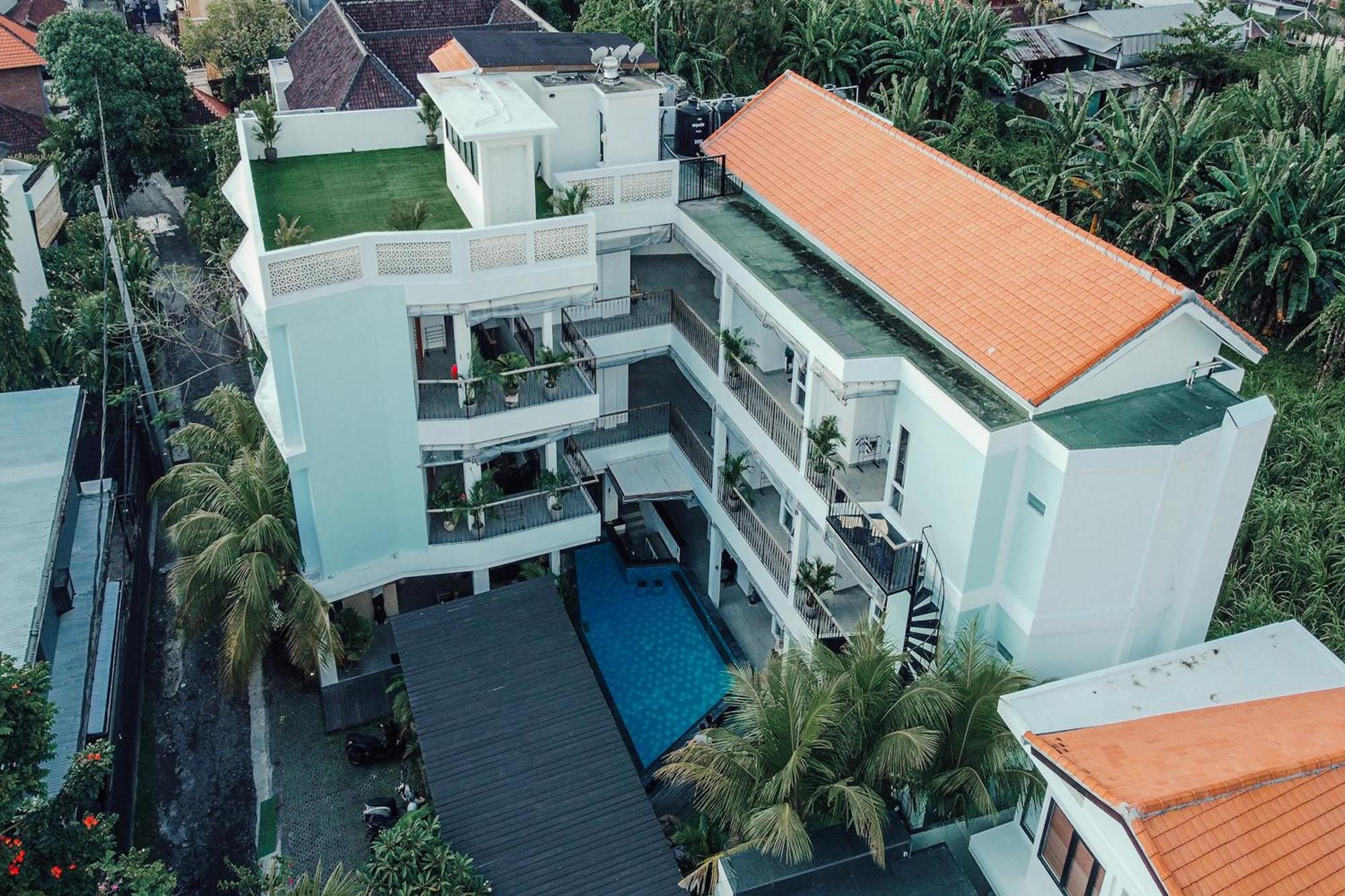 Coco & Pineapple Pants Hostel Canggu  Exterior photo