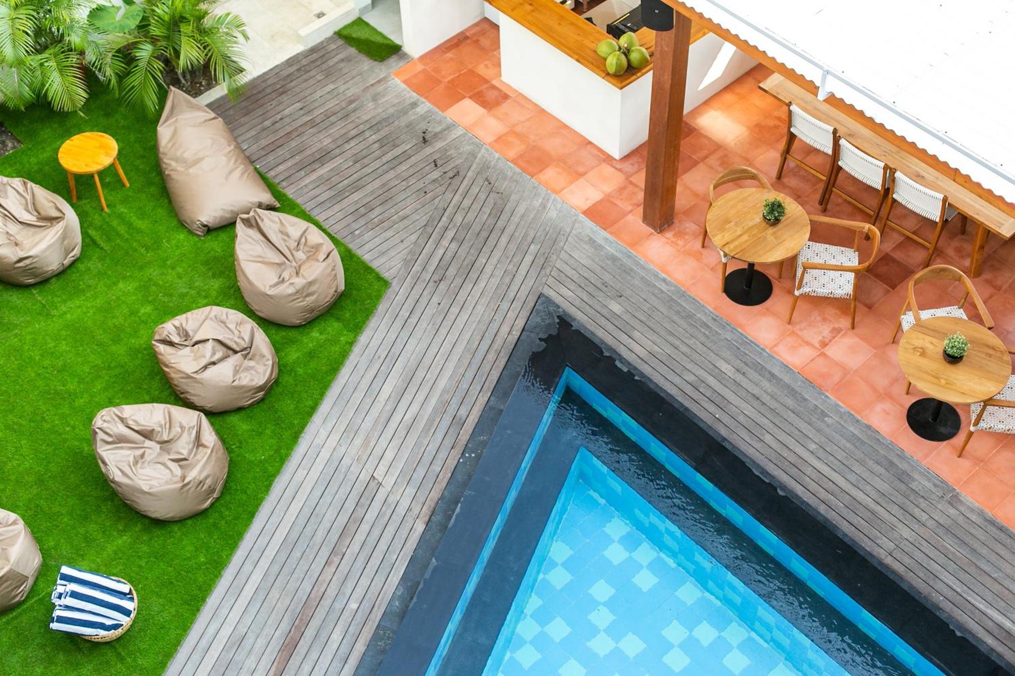 Coco & Pineapple Pants Hostel Canggu  Exterior photo